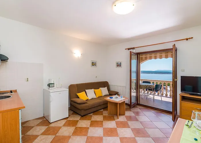 Apartment Komfortables Nur 500 Meter Zum Mit Meerblick, Privatem Balkon, Grill Dramalj