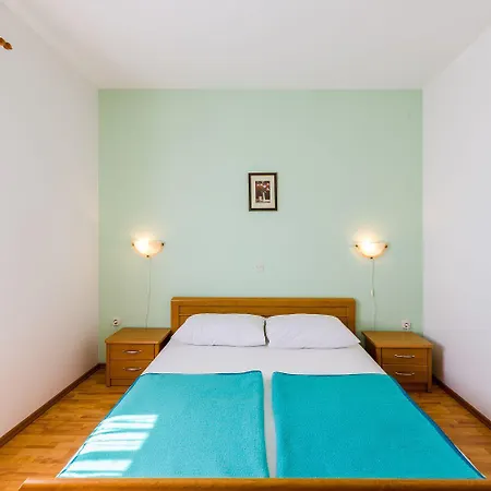 Komfortables Nur 500 Meter Zum Mit Meerblick, Privatem Balkon, Grill