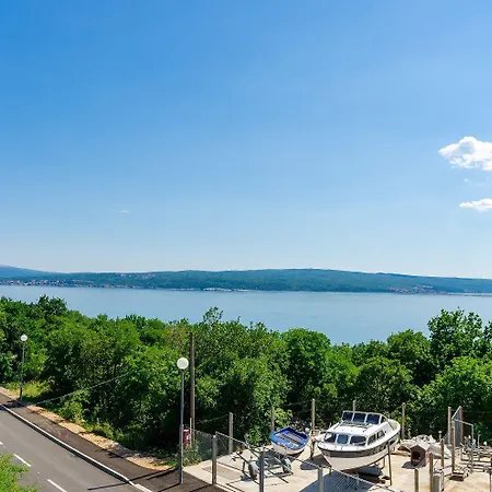 Komfortables Nur 500 Meter Zum Mit Meerblick, Privatem Balkon, Grill Apartment Dramalj