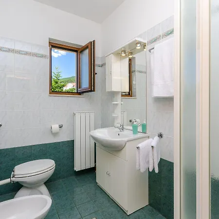 Apartmán Komfortables Nur 500 Meter Zum Mit Meerblick, Privatem Balkon, Grill Dramalj