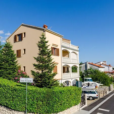 Komfortables Nur 500 Meter Zum Mit Meerblick, Privatem Balkon, Grill Dramalj