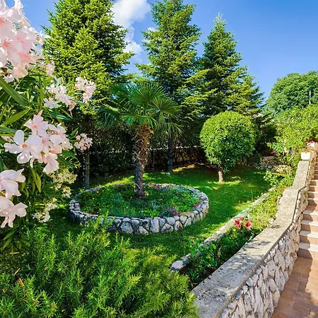 Komfortables Nur 500 Meter Zum Mit Meerblick, Privatem Balkon, Grill