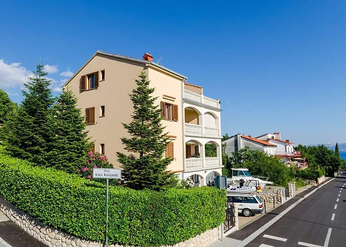 Komfortables Nur 500 Meter Zum Mit Meerblick, Privatem Balkon, Grill Dramalj